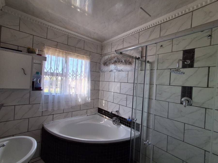 3 Bedroom Property for Sale in Ikageng North West